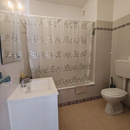 4d Torre Rafael - Casas & Papeis * Armacao de Pera